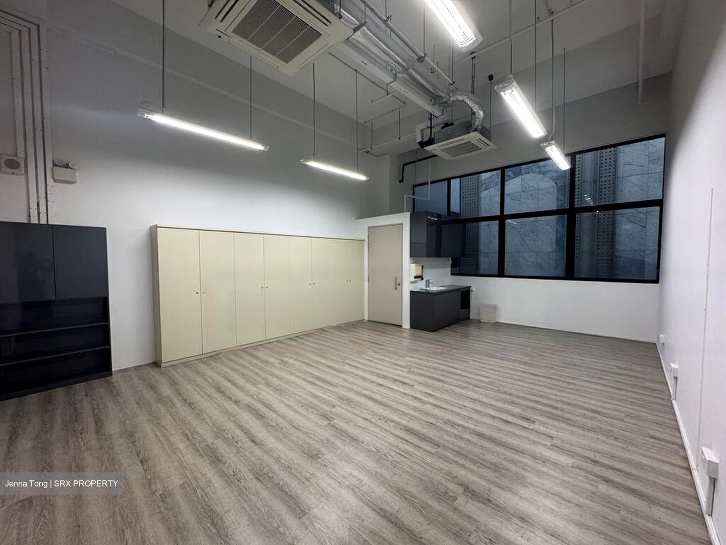 Hexacube (D14), Office #451759411